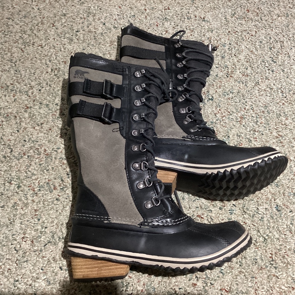 Sorel Ladies Conquest Carly II, Black, Kettle. Size 7.5. Beautiful condition